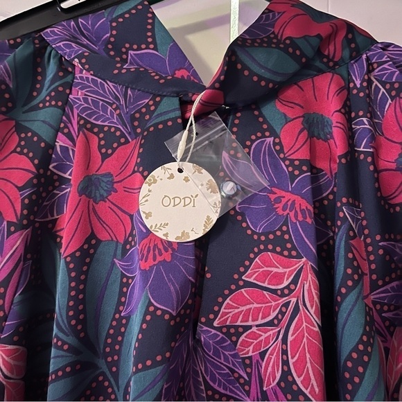 🆕💜Stunning Floral Blouse by Oddi - Picture 8 of 10